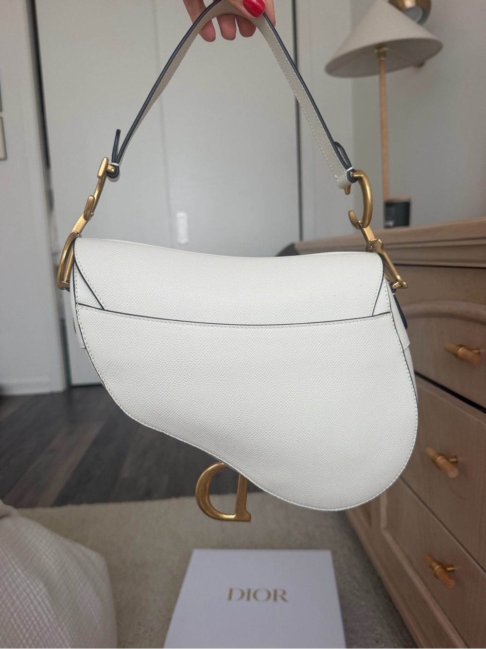 LIKE NEW Dior Cream Saddle Shoulder Bag with Gold Hardware - Picture 4 of 7
